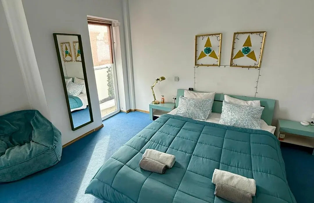 Middle Old Town Apartment-1